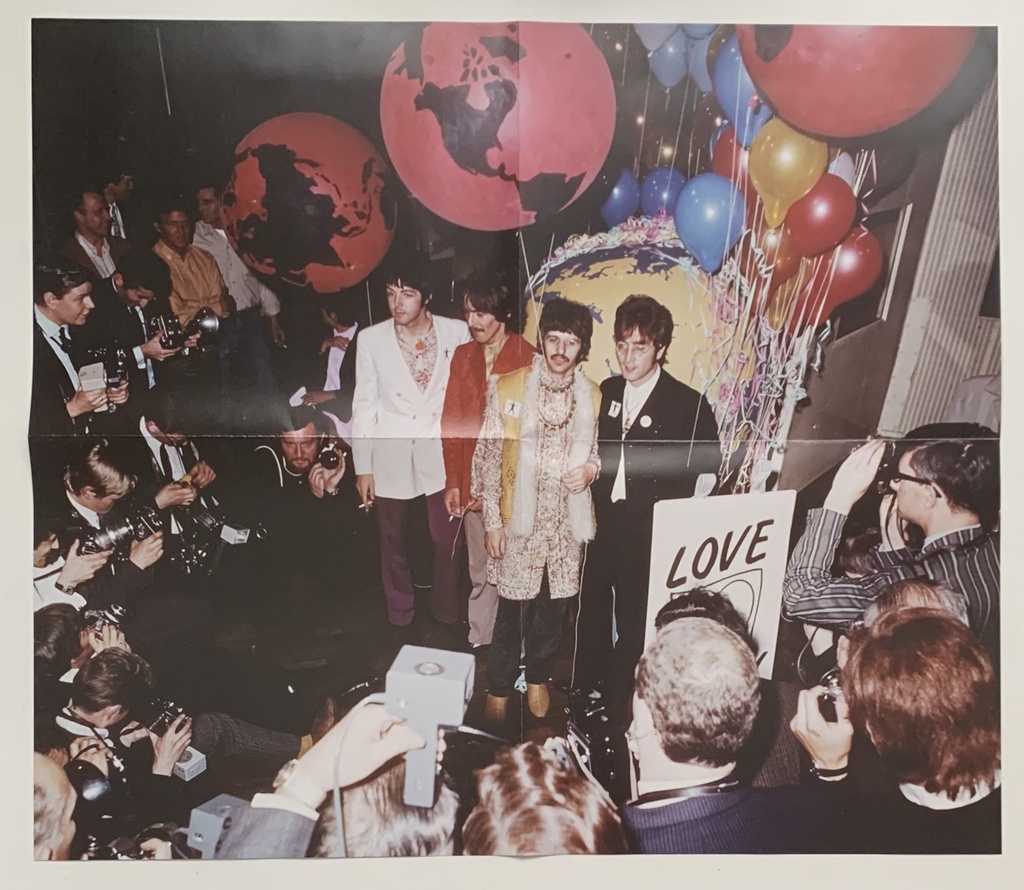 Beatles,The: Historia, Discografia, Fotos e Documentos (Livro caixa semi novo)