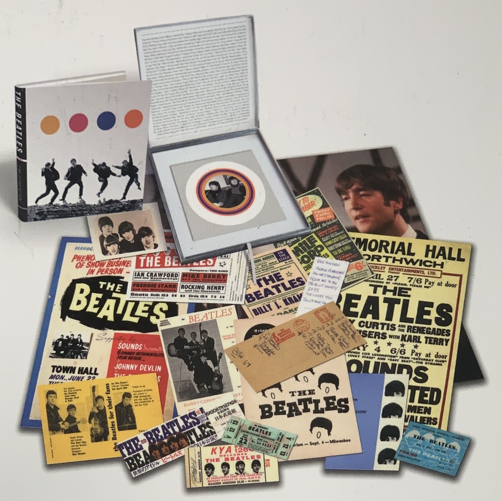 Beatles,The: Historia, Discografia, Fotos e Documentos (Livro/caixa semi novo)