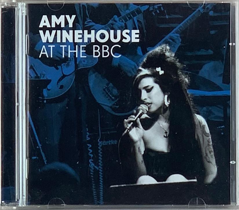 Amy Winehouse – At The BBC (CD+DVD usado) | Tracks Rio
