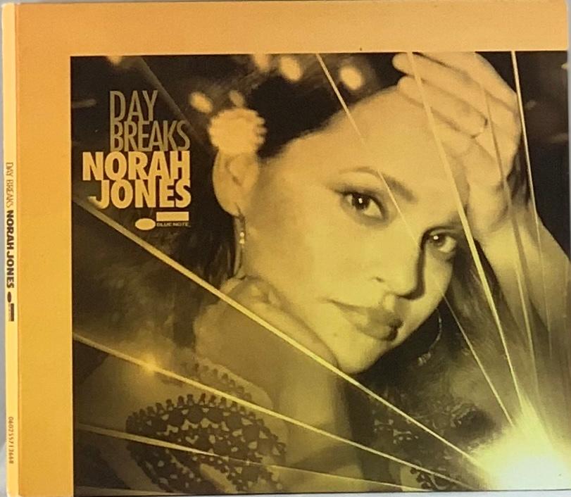 CD 【Norah Jones】 ボーナストラック付 Norah Jones – Day Breaks (CD usado) | Tracks Rio